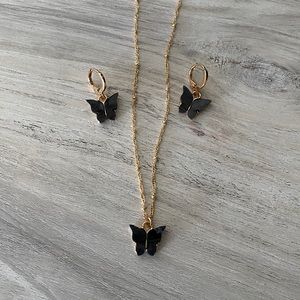 Butterfly necklace with earrings